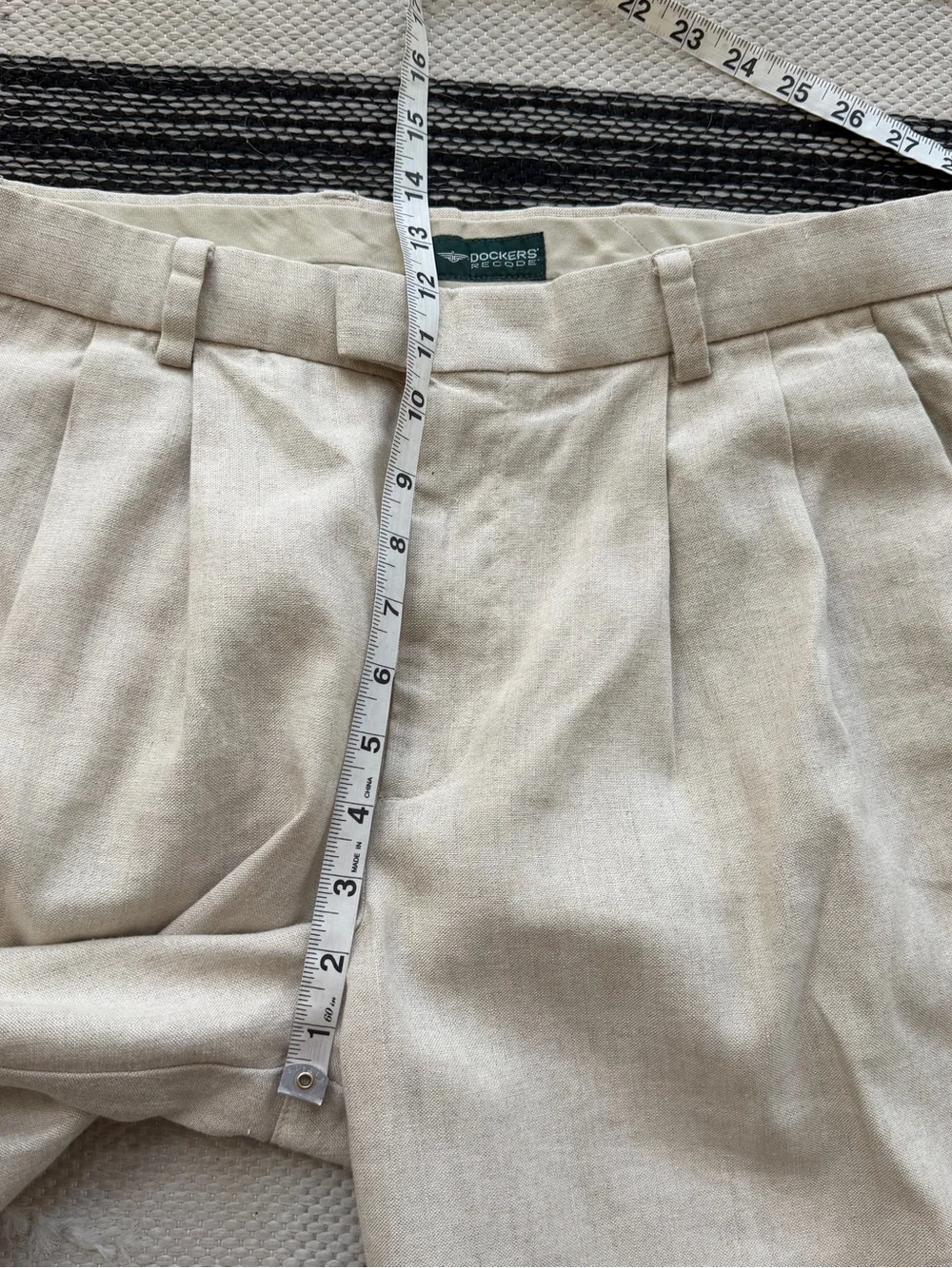 Dockers Men's Linen Blend Pleated Chinos in Light Cream Dress Pants Size W34/L32